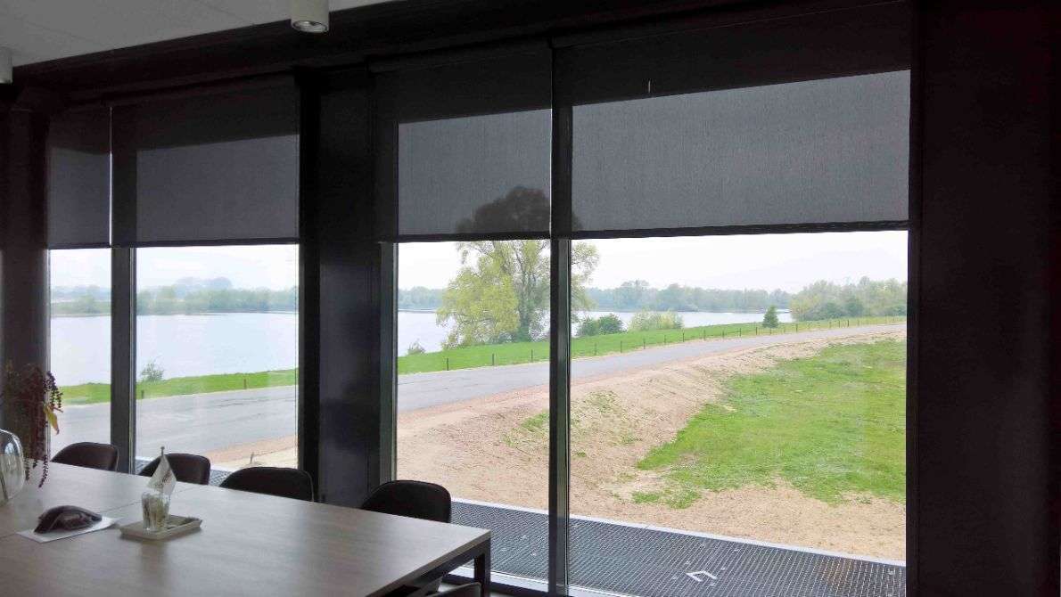 Zonwerende rolgordijnen bij de Beijer Zonwerende rolgordijnen bij de Beijer