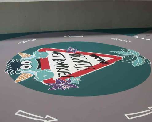 Detailopname printvinylvloer met Bonkie-illustraties, Kabonk